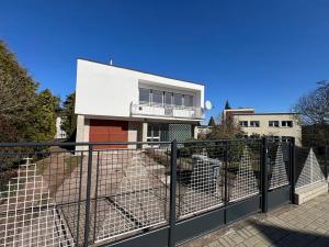 Prodej rodinného domu, Nová Paka, Husitská, 195 m2