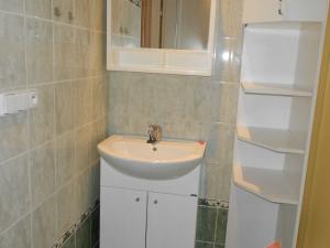 Pronájem bytu 1+1, Hradec Králové, Hrdého, 38 m2