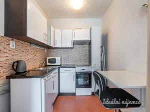 Pronájem bytu 2+kk, Praha - Horní Měcholupy, Nad přehradou, 44 m2