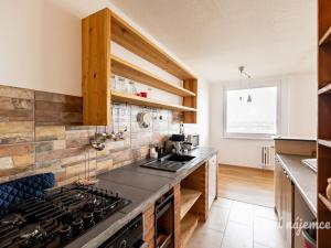 Pronájem bytu 3+kk, Praha - Petrovice, Frostova, 70 m2