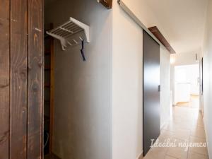Pronájem bytu 3+kk, Praha - Petrovice, Frostova, 70 m2