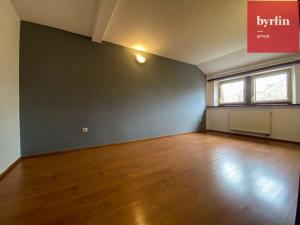 Pronájem bytu 4+kk, Opava, Veleslavínova, 90 m2
