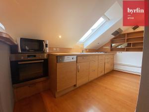 Pronájem bytu 4+kk, Opava, Veleslavínova, 90 m2