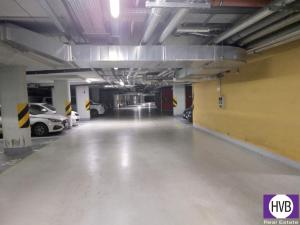 Prodej garážového stání, Praha - Holešovice, Jankovcova, 18 m2