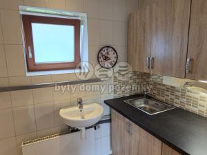 Pronájem bytu 1+kk, Králův Dvůr - Počaply, Pod Dálnicí, 27 m2