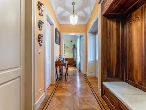 Pronájem bytu 3+1, Praha - Malá Strana, U lužického semináře, 150 m2