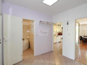 Prodej bytu 3+1, Praha - Řepy, Skuteckého, 77 m2