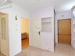 Prodej bytu 3+1, Praha - Řepy, Skuteckého, 77 m2