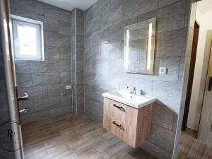 Pronájem bytu 3+kk, Dlouhá Lhota, 78 m2