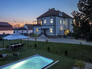 Prodej rodinného domu, Žatec - Záhoří, 382 m2