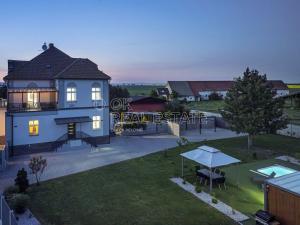 Prodej rodinného domu, Žatec - Záhoří, 382 m2