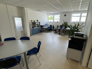 Pronájem kanceláře, Zlín - Malenovice, Šrámkova, 222 m2