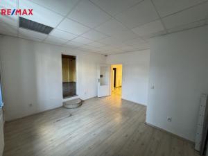 Pronájem kanceláře, Zlín - Malenovice, Šrámkova, 222 m2