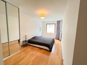 Pronájem bytu 2+kk, Praha - Holešovice, Komunardů, 65 m2