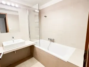Pronájem bytu 2+kk, Praha - Holešovice, Komunardů, 65 m2