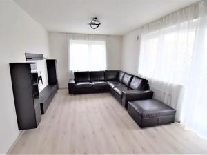 Pronájem bytu 3+kk, Praha - Kbely, Sedlářova, 77 m2