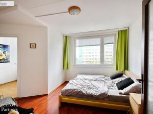 Pronájem bytu 1+kk, Praha - Chodov, Augustinova, 32 m2