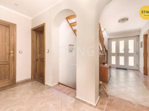 Prodej rodinného domu, Jaroměř, Albánská, 405 m2