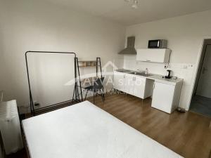Pronájem bytu 1+kk, Plzeň - Jižní Předměstí, Skupova, 20 m2