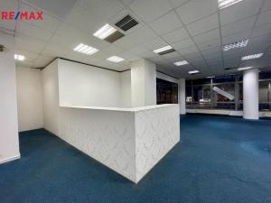 Pronájem obchodního prostoru, Třebíč - Vnitřní Město, Karlovo nám., 219 m2