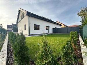 Prodej rodinného domu, Zeleneč, Konvalinková, 128 m2