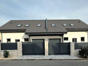 Prodej rodinného domu, Zeleneč, Konvalinková, 128 m2