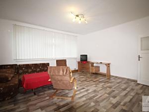 Prodej bytu 4+1, Karlovy Vary, Kosmonautů, 91 m2