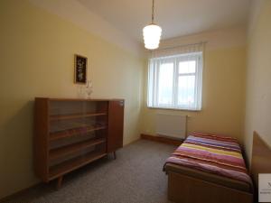 Prodej bytu 4+1, Karlovy Vary, Kosmonautů, 91 m2