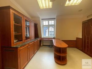 Pronájem obchodního prostoru, Karlovy Vary, Divadelní náměstí, 200 m2