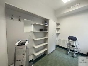 Pronájem obchodního prostoru, Karlovy Vary, Divadelní náměstí, 200 m2