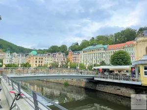 Pronájem obchodního prostoru, Karlovy Vary, Divadelní náměstí, 200 m2