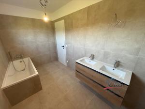 Prodej bytu 4+kk, Praha - Kolovraty, Denivková, 105 m2
