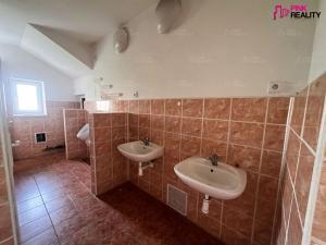 Prodej kanceláře, Broumov - Poříčí, Barvířské náměstí, 410 m2