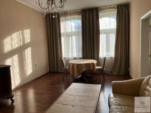 Prodej bytu 4+1, Karlovy Vary, Bulharská, 125 m2
