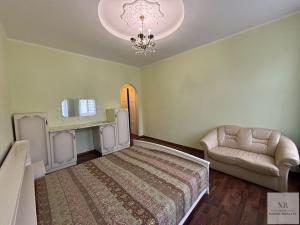 Prodej bytu 4+1, Karlovy Vary, Bulharská, 125 m2