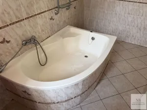 Prodej bytu 4+1, Karlovy Vary, Bulharská, 125 m2