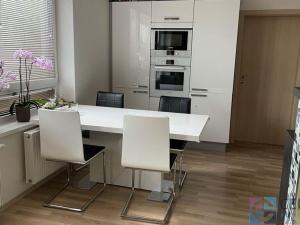 Pronájem bytu 4+kk, Liberec - Liberec VI-Rochlice, Rubínová, 90 m2