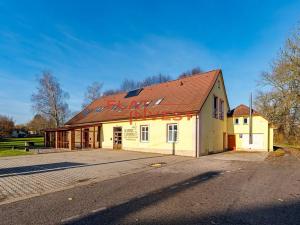 Prodej obchodního prostoru, Vysoké Veselí, 1. máje, 600 m2