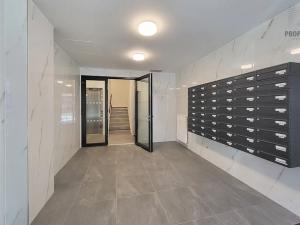 Pronájem bytu 1+kk, Brno, Poděbradova, 36 m2