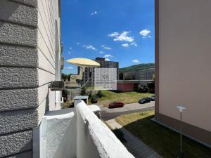Pronájem bytu 2+1, Karlovy Vary, Úvalská, 60 m2
