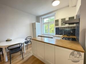 Pronájem bytu 2+kk, Praha - Holešovice, Na Maninách, 54 m2