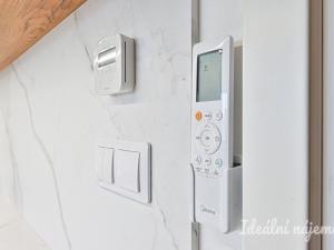 Pronájem bytu 1+kk, Brno - Židenice, Škrochova, 33 m2