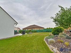Prodej rodinného domu, Březí, Bezová, 106 m2