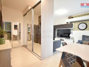 Prodej bytu 1+kk, Mělník, Slovany, 41 m2