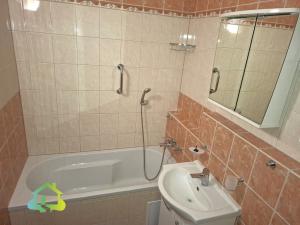 Pronájem bytu 2+kk, Praha - Kobylisy, Šiškova, 65 m2