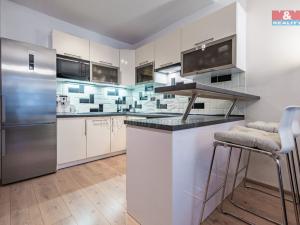 Prodej bytu 2+kk, Praha - Dolní Měcholupy, Kardausova, 52 m2