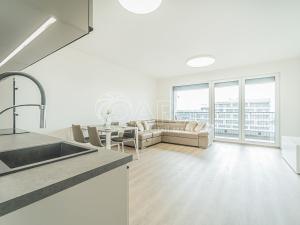 Pronájem bytu 1+kk, Praha - Hloubětín, Poděbradská, 40 m2
