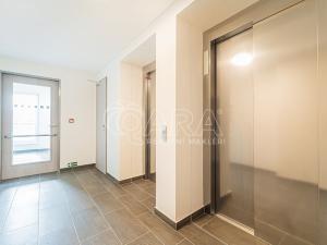 Pronájem bytu 1+kk, Praha - Hloubětín, Poděbradská, 40 m2