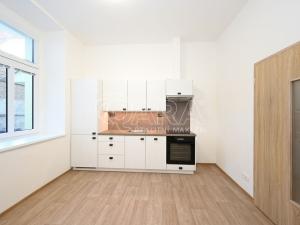 Pronájem kanceláře, Praha - Holešovice, Komunardů, 32 m2