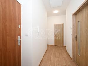 Pronájem kanceláře, Praha - Holešovice, Komunardů, 32 m2